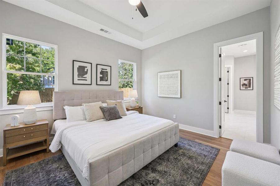 Furnished interior view inside a new home in , Grapevine (Image 12).