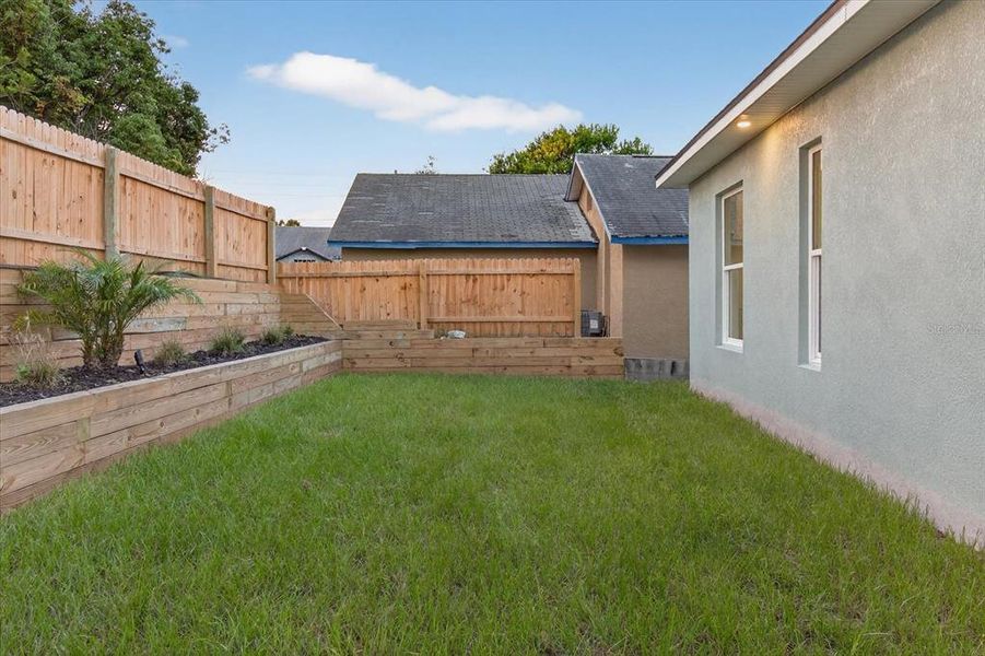 Exterior details and patio area of a home in , Tarpon Springs (Image 2).