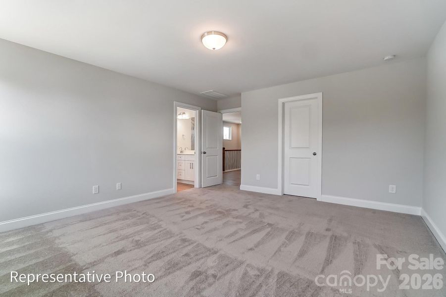 Spacious, unfurnished interior of a new home in Harrisburg Village, Harrisburg (Image 26).