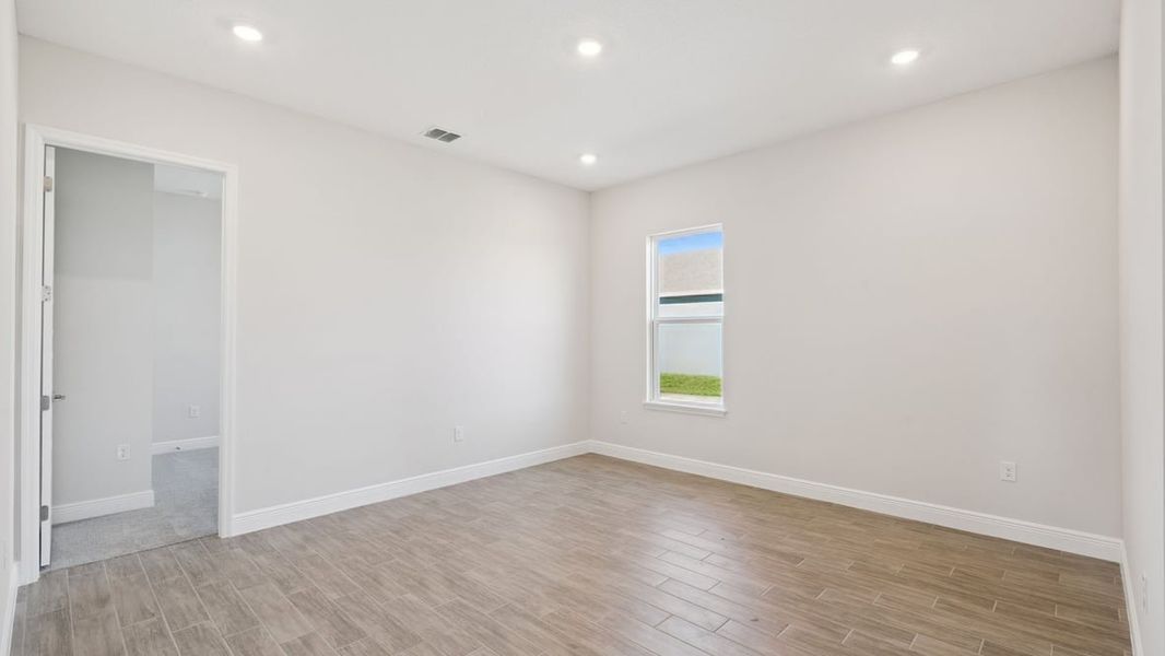 Representative unfurnished interior of a home built from the Conrad by D.R. Horton in Buena Lago, St. Cloud (Image 21). Representative unfurnished interior of a home built from the Conrad by D.R. Horton in Buena Lago, St. Cloud (Image 21).