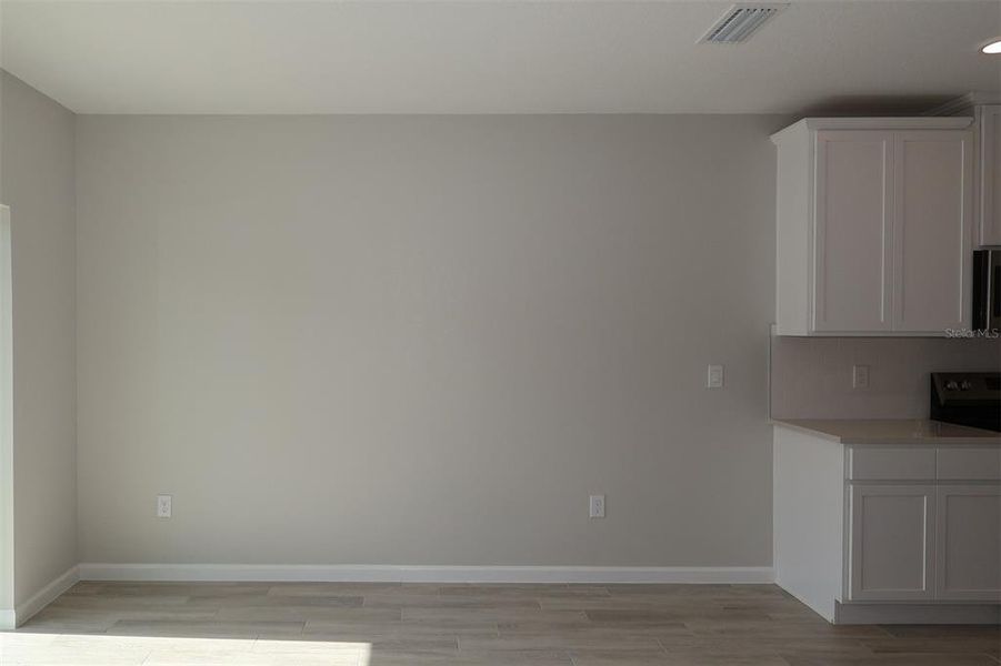 Spacious, unfurnished interior of a new home in Tyson Ranch, Orlando (Image 10). Spacious, unfurnished interior of a new home in Tyson Ranch, Orlando (Image 10).