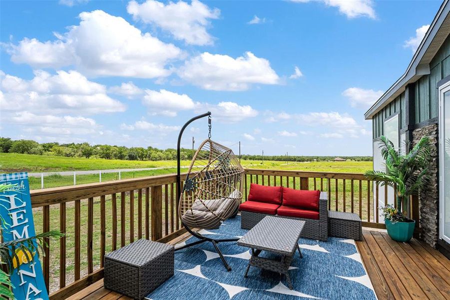 Exterior details and patio area of a home in , Corsicana (Image 21).