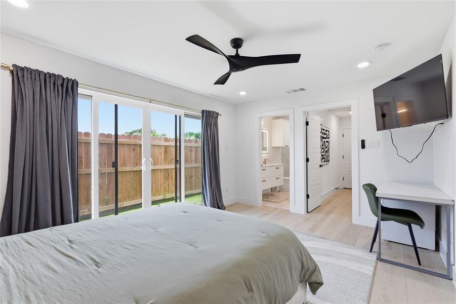 Furnished interior view inside a new home in , Dallas (Image 11).