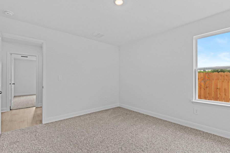 Spacious, unfurnished interior of a new home in Riverview, Georgetown (Image 22).