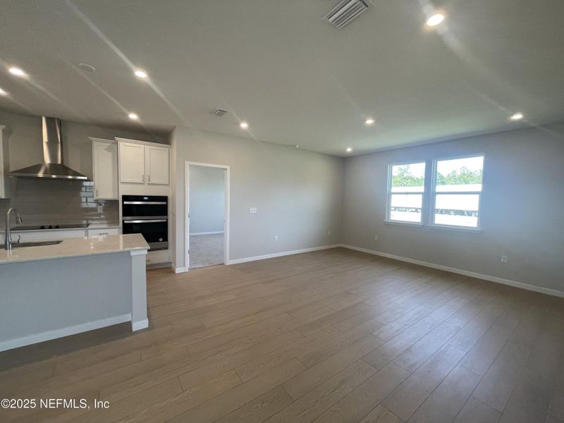 Spacious, unfurnished interior of a new home in Magnolia Series at Seminole Palms, Palm Coast (Image 30).