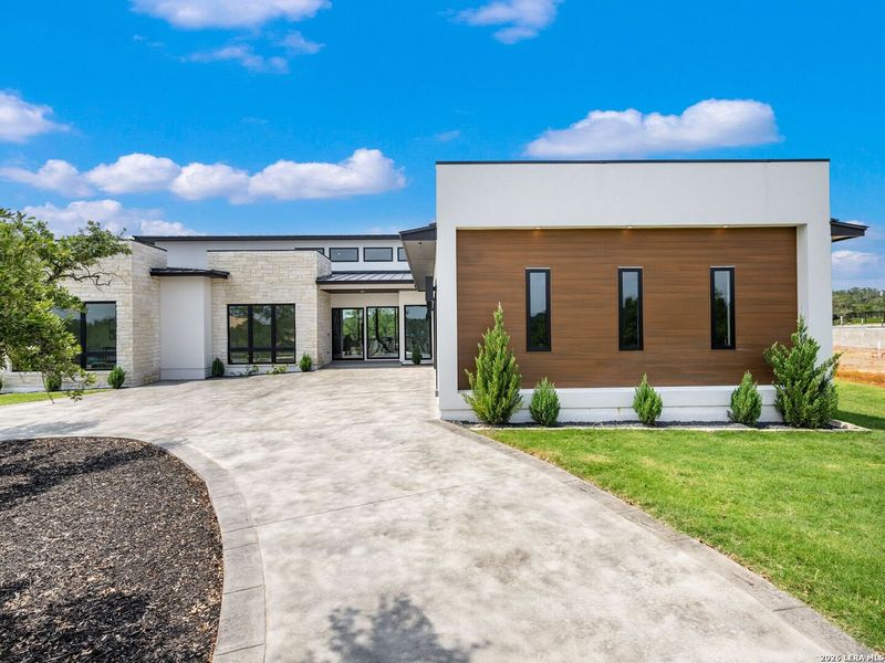 Image 72 of a home in .