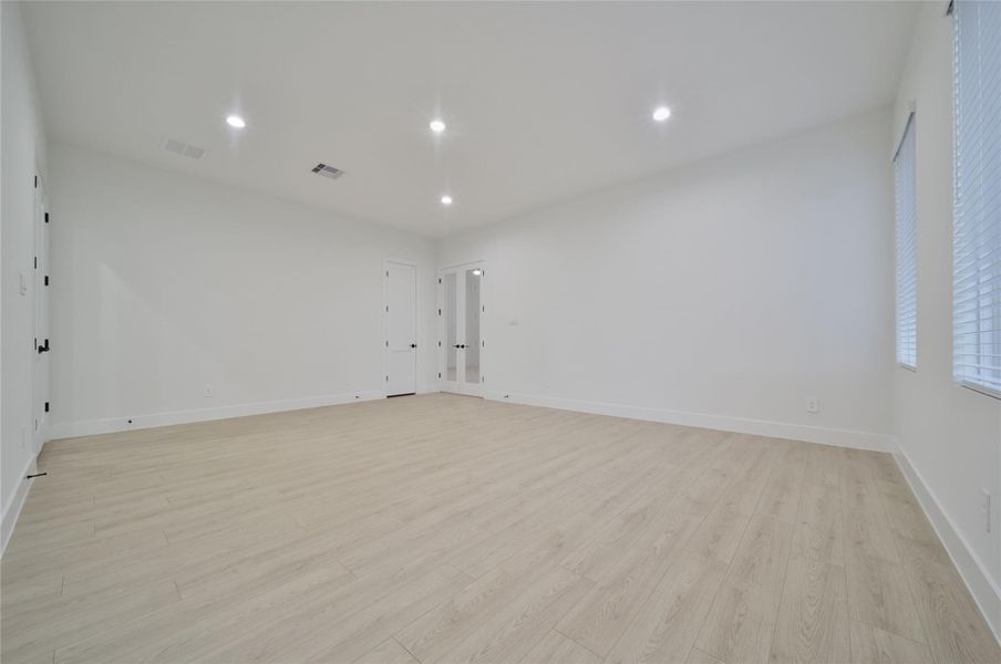 Spacious, unfurnished interior of a new home in Butlers Bend Estates, Pinehurst (Image 29).