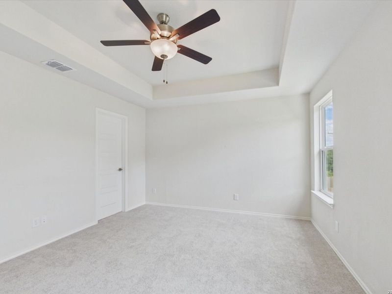 Spacious, unfurnished interior of a new home in Meadows at Oak Creek, San Antonio (Image 29). Spacious, unfurnished interior of a new home in Meadows at Oak Creek, San Antonio (Image 29).