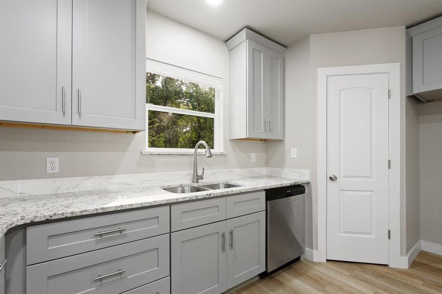 Furnished interior view inside a new home in , Alvarado (Image 8).