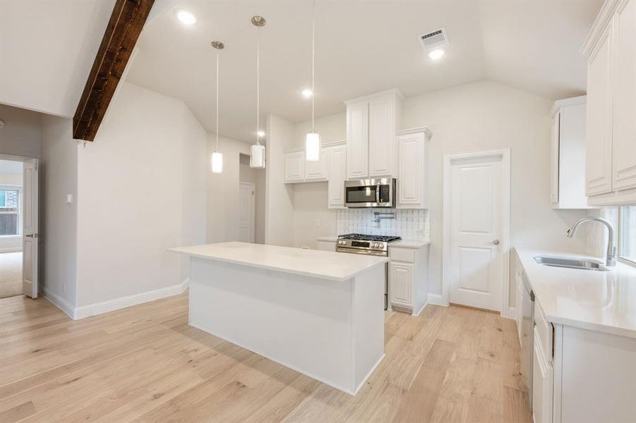 Furnished interior view inside a new home in Hampton Park, Glenn Heights (Image 8).