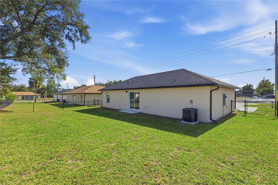 Exterior details and patio area of a home in , Ocala (Image 4).