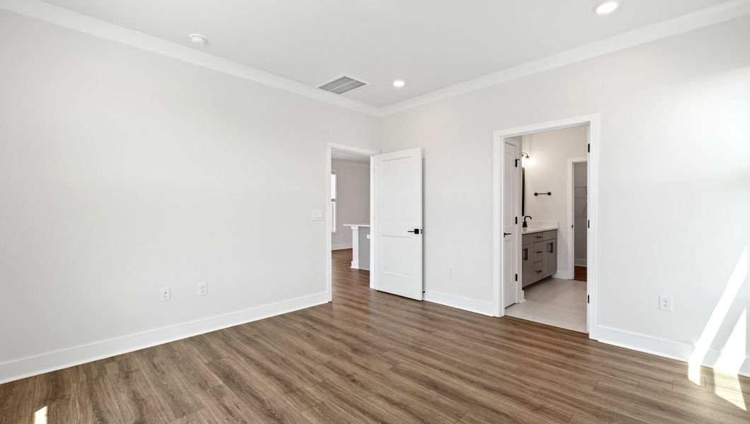 Spacious, unfurnished interior of a new home in Adams Glen, Greenville (Image 22).
