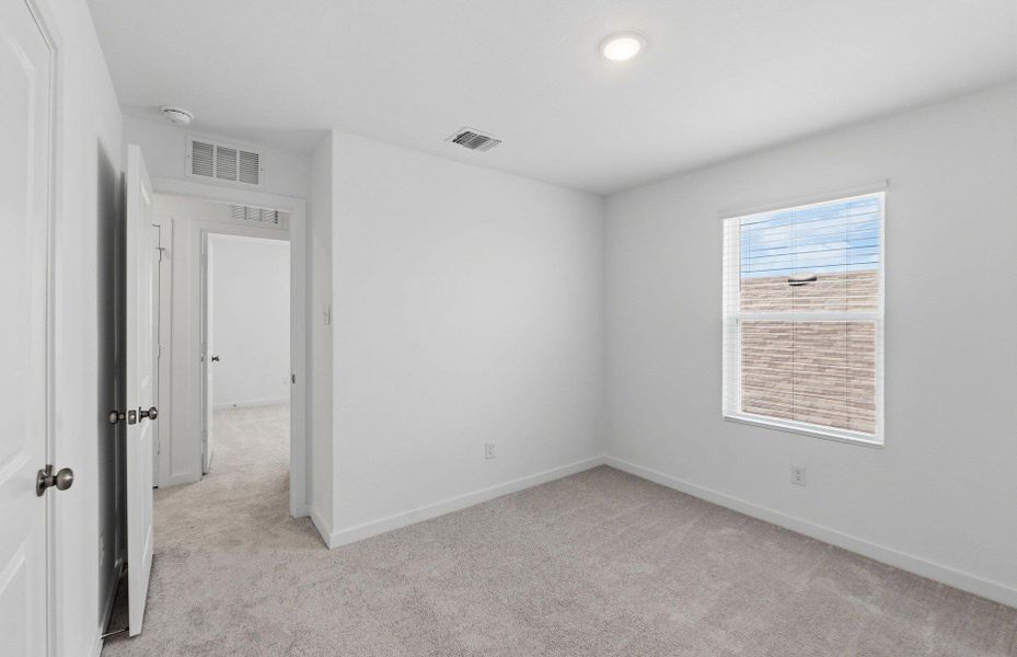 Spacious, unfurnished interior of a new home in County View, Temple (Image 15).