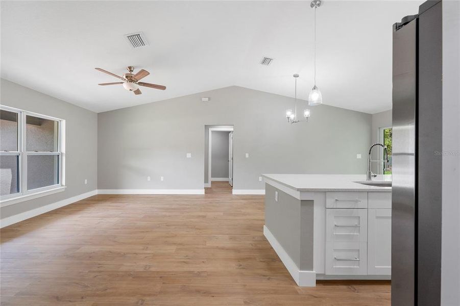 Spacious, unfurnished interior of a new home in , Citrus Springs (Image 13).