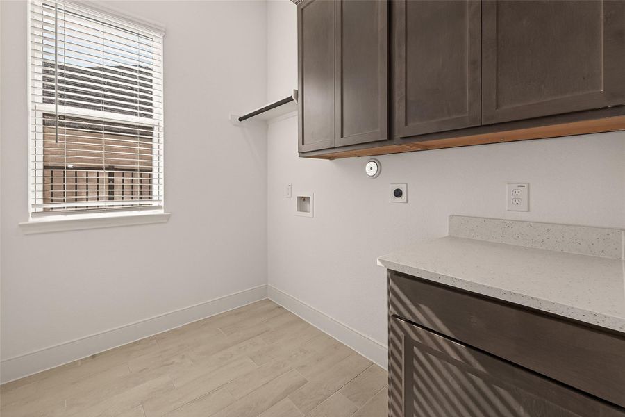 Furnished interior view inside a new home in Lago Mar, Texas City (Image 16).
