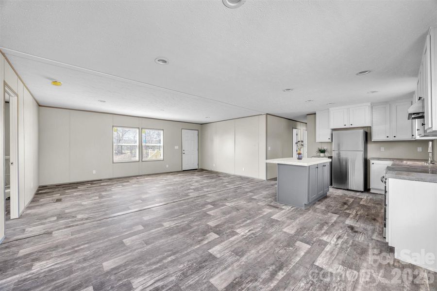 Spacious, unfurnished interior of a new home in , Taylorsville (Image 13).