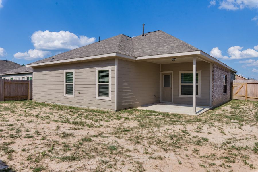 Representative exterior details of a home built from the Floor Plan 1754 by Colina Homes in Grand Magnolia, Magnolia (Image 25). Representative exterior details of a home built from the Floor Plan 1754 by Colina Homes in Grand Magnolia, Magnolia (Image 25).