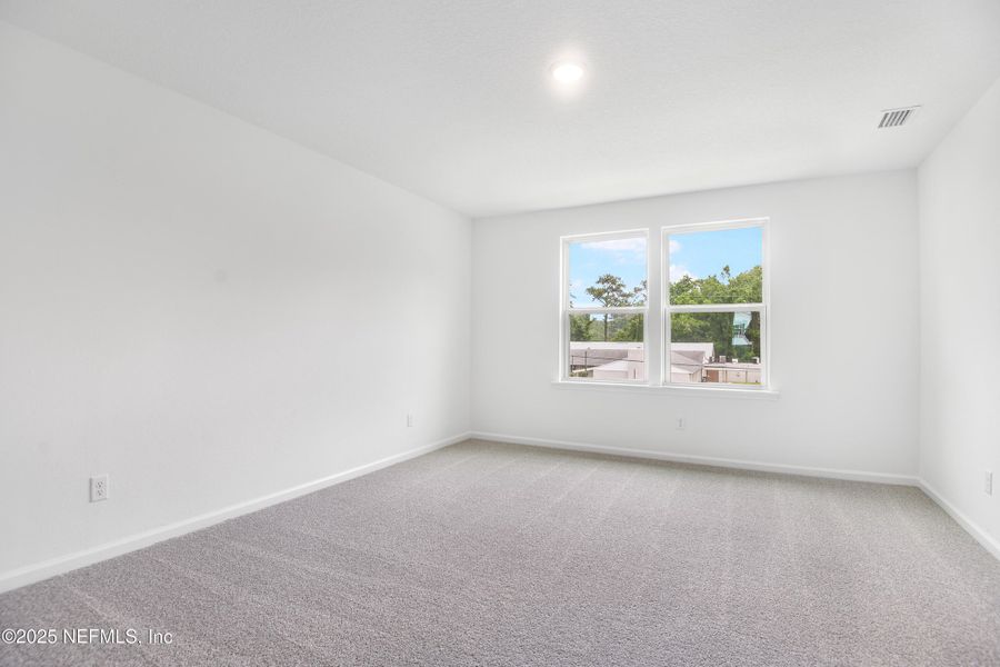 Spacious, unfurnished interior of a new home in Seasons at Park Trace, Jacksonville (Image 16).