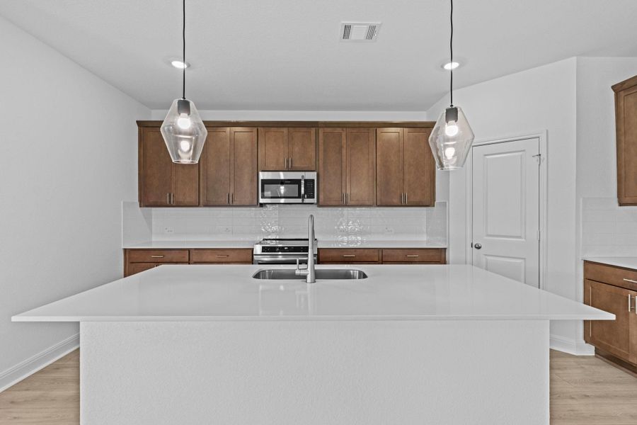 Furnished interior view inside a new home in Riverview, Georgetown (Image 9).