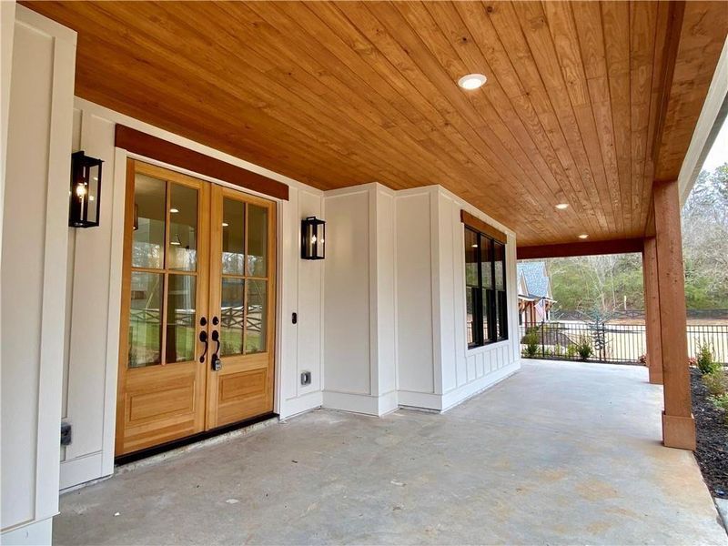 Exterior details and patio area of a home in , Gainesville (Image 37).