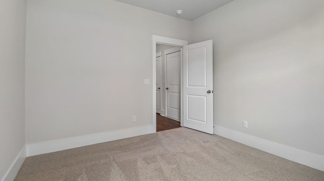 Spacious, unfurnished interior of a new home in Livingston Woods, Irmo (Image 15).