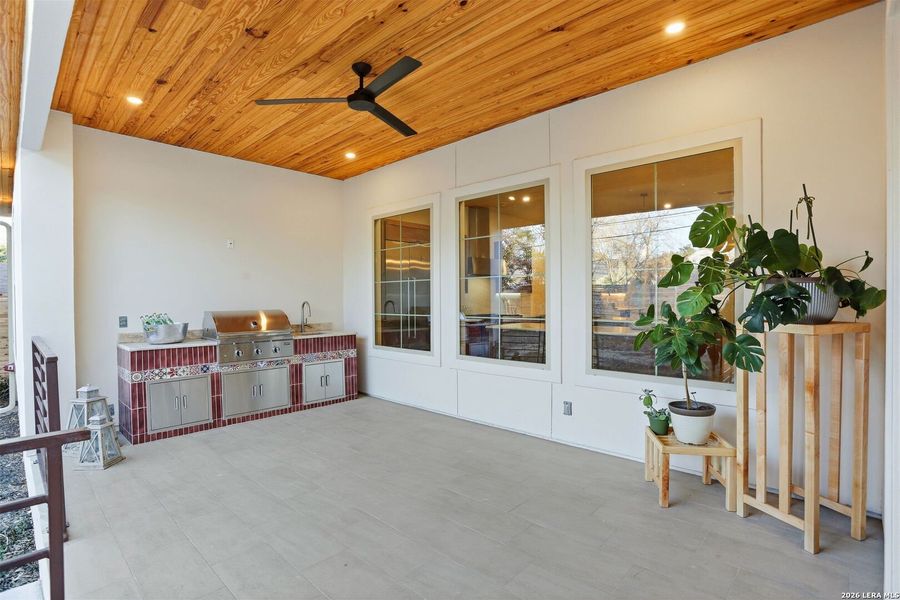 Exterior details and patio area of a home in , Terrell Hills (Image 32).