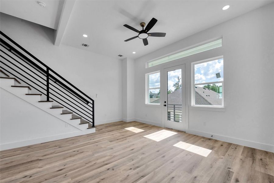 Spacious, unfurnished interior of a new home in , Houston (Image 34).