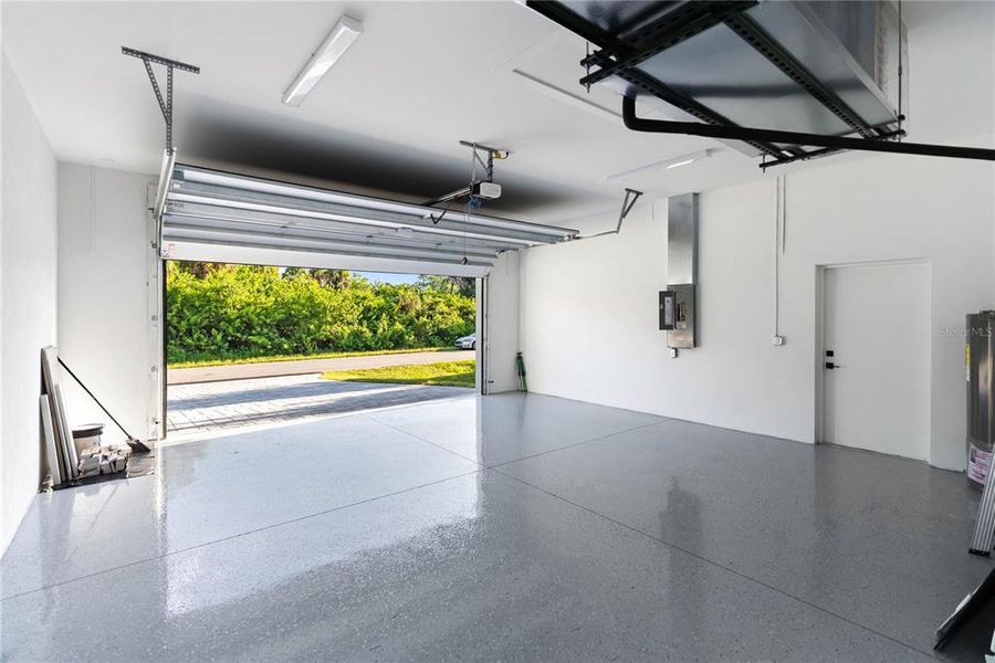 Spacious, unfurnished interior of a new home in , Port Charlotte (Image 47).