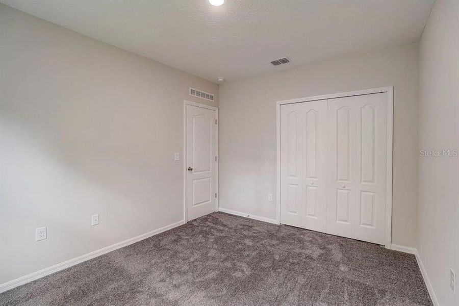 Spacious, unfurnished interior of a new home in Royal Highlands, Weeki Wachee (Image 17).