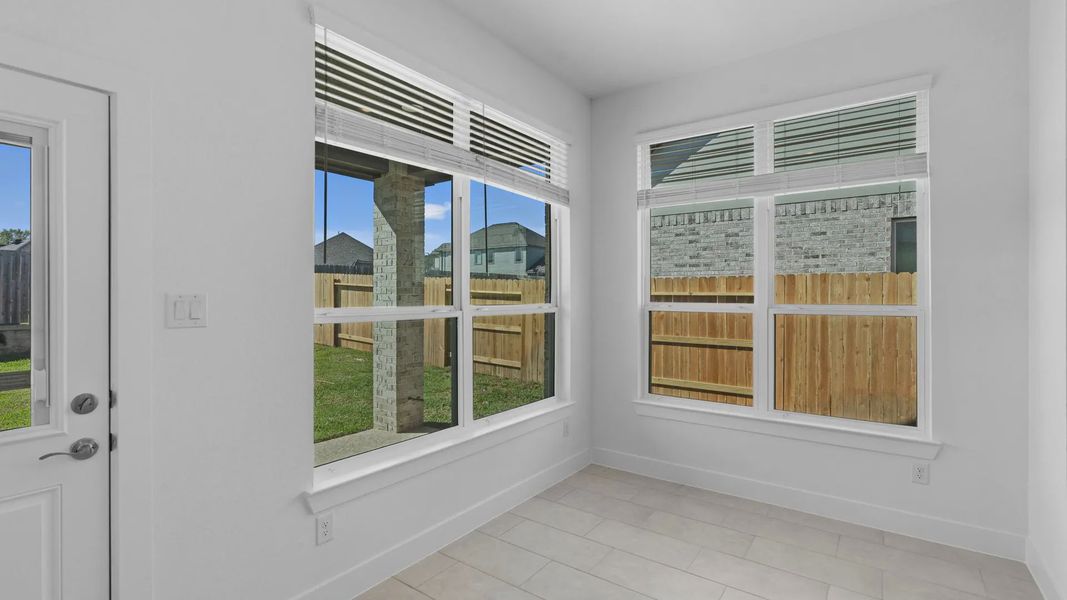 Spacious, unfurnished interior of a new home in Emory Glen, Magnolia (Image 19).
