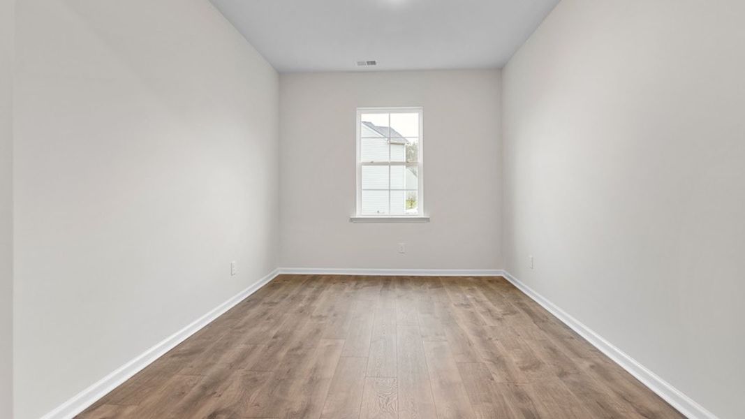 Spacious, unfurnished interior of a new home in Bryson Park, Lexington (Image 11).