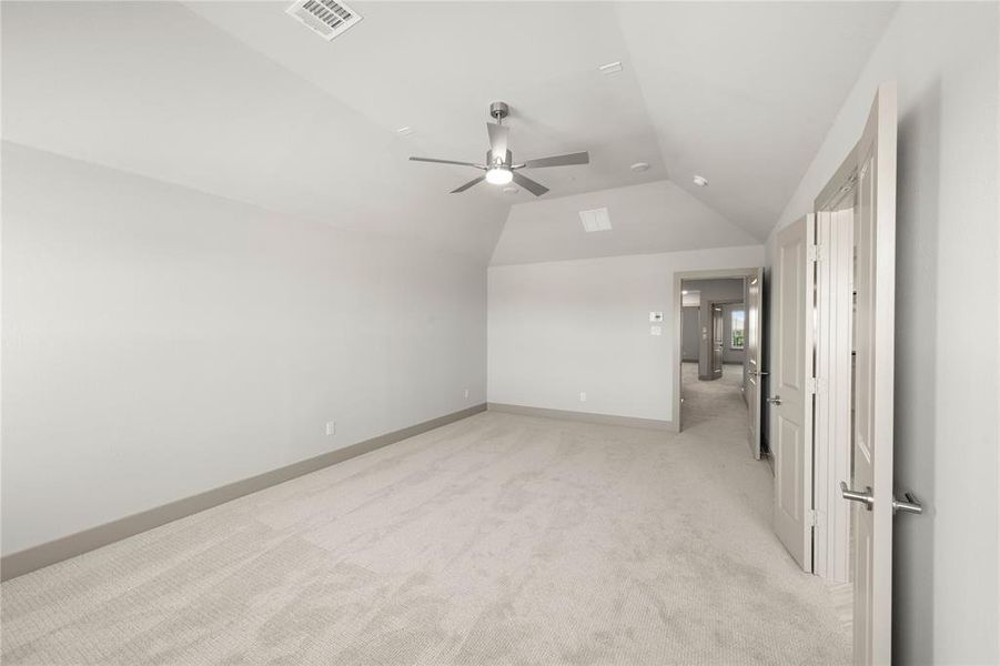 Spacious, unfurnished interior of a new home in , Farmers Branch (Image 21).