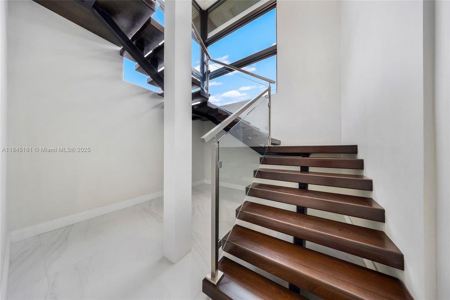 Spacious, unfurnished interior of a new home in , Fort Lauderdale (Image 58). Spacious, unfurnished interior of a new home in , Fort Lauderdale (Image 58).