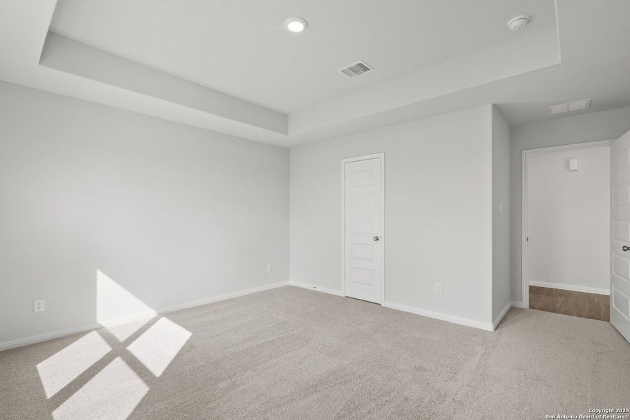 Spacious, unfurnished interior of a new home in Timber Creek, San Antonio (Image 24). Spacious, unfurnished interior of a new home in Timber Creek, San Antonio (Image 24).