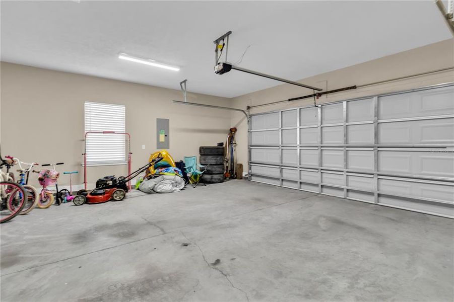 Spacious, unfurnished interior of a new home in , High Springs (Image 24). Spacious, unfurnished interior of a new home in , High Springs (Image 24).
