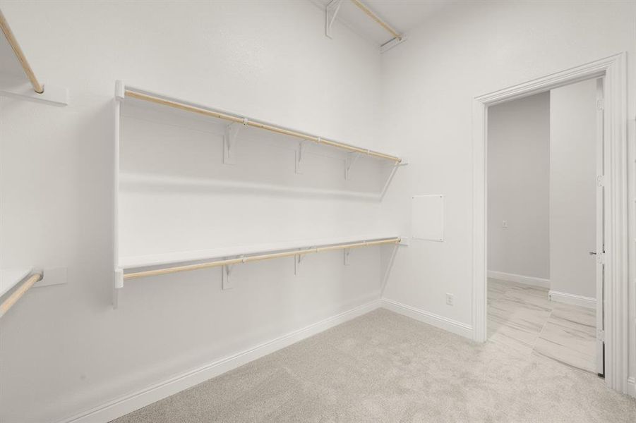 Spacious, unfurnished interior of a new home in Bull Hide Estates, Hewitt (Image 30).