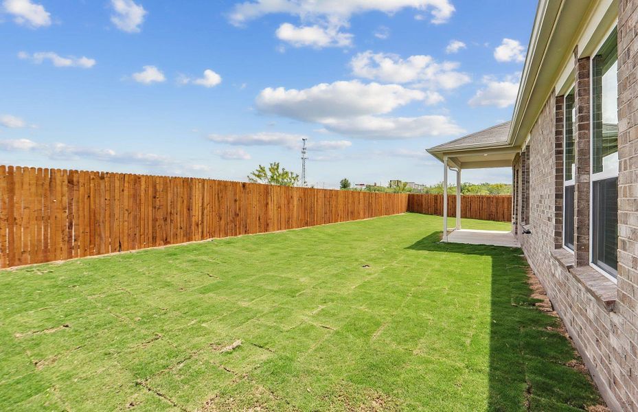 Exterior details and patio area of a home in Lagos, Manor (Image 23).