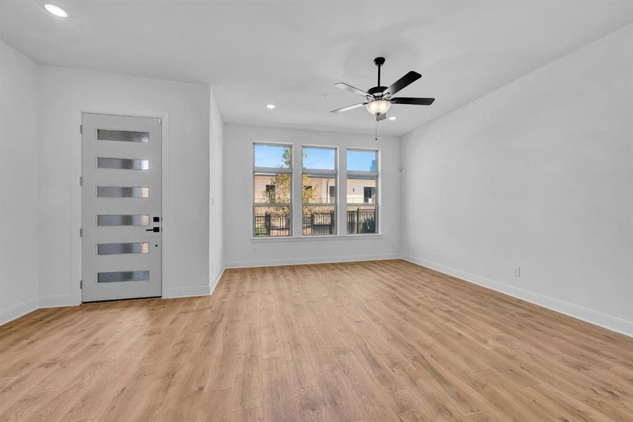 Spacious, unfurnished interior of a new home in Hillside at Las Colinas, Irving (Image 18). Spacious, unfurnished interior of a new home in Hillside at Las Colinas, Irving (Image 18).