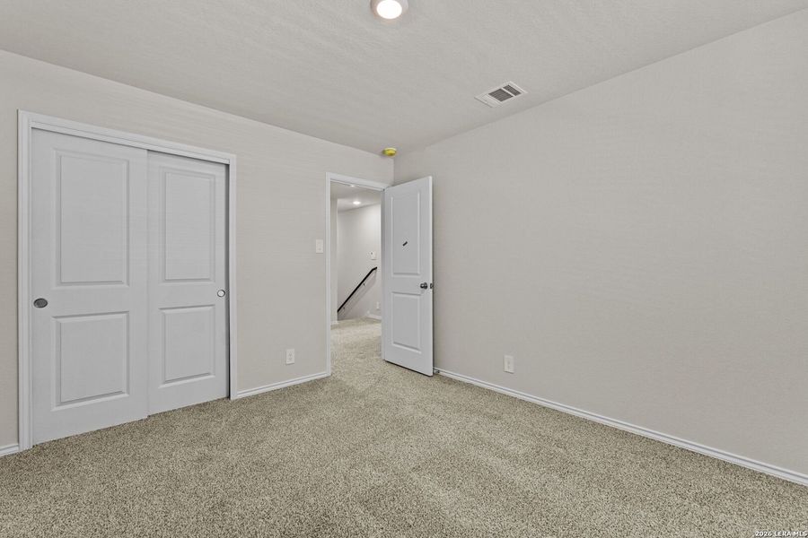 Spacious, unfurnished interior of a new home in Redbird Ranch, San Antonio (Image 15).