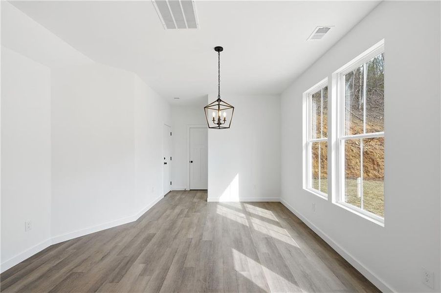 Spacious, unfurnished interior of a new home in , Jasper (Image 31).