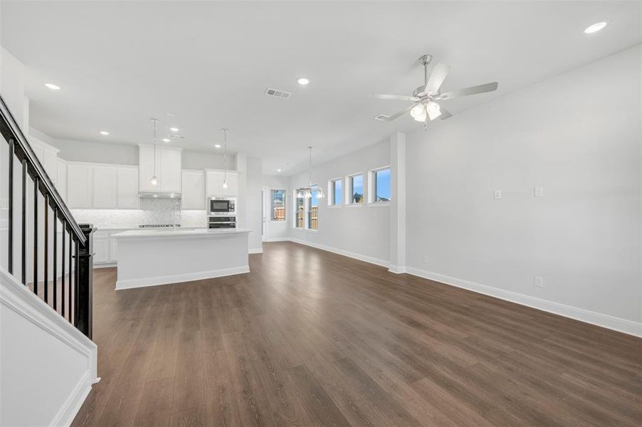 Spacious, unfurnished interior of a new home in Walsh Cottage, Fort Worth (Image 13). Spacious, unfurnished interior of a new home in Walsh Cottage, Fort Worth (Image 13).