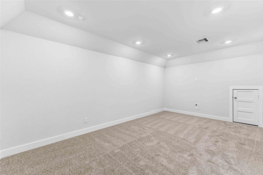 Spacious, unfurnished interior of a new home in Valencia, Manvel (Image 29). Spacious, unfurnished interior of a new home in Valencia, Manvel (Image 29).