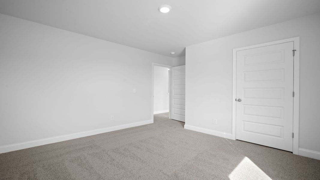 Spacious, unfurnished interior of a new home in Rice Hope, Port Wentworth (Image 40).