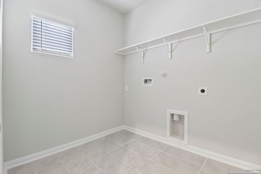 Spacious, unfurnished interior of a new home in Royal Crest, San Antonio (Image 47). Spacious, unfurnished interior of a new home in Royal Crest, San Antonio (Image 47).