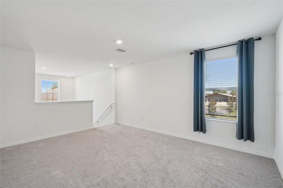 Spacious, unfurnished interior of a new home in Park East: The Manors, Plant City (Image 45). Spacious, unfurnished interior of a new home in Park East: The Manors, Plant City (Image 45).