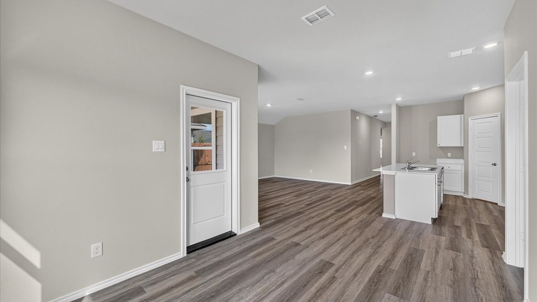 Spacious, unfurnished interior of a new home in Longhorn Estates, Fort Worth (Image 16). Spacious, unfurnished interior of a new home in Longhorn Estates, Fort Worth (Image 16).