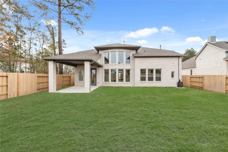 *Grass is digitally enhanced. *Grass is digitally enhanced.