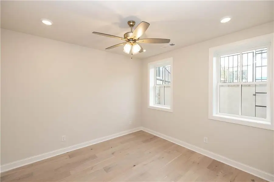 Spacious, unfurnished interior of a new home in Townes 333, Peachtree Corners (Image 42).