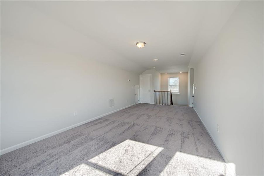 Spacious, unfurnished interior of a new home in Burchwood, Stockbridge (Image 26).