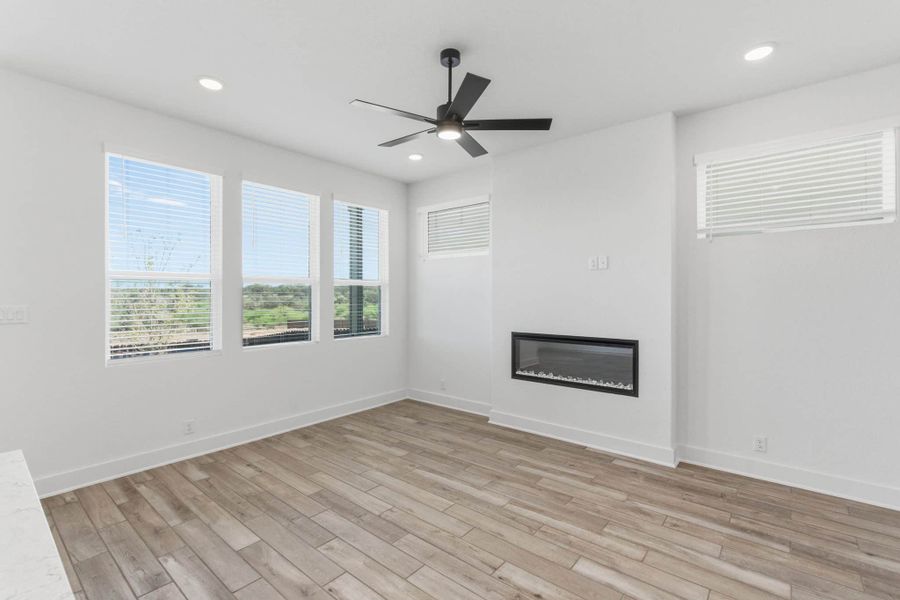 Spacious, unfurnished interior of a new home in Centero at Stone Oak, San Antonio (Image 14).
